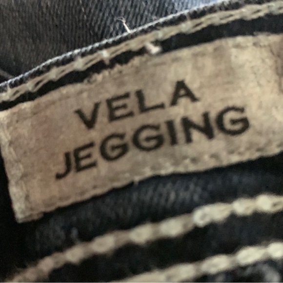 ❤️SALE❤️ VELA DAYTRIP DARK WASH JEANS /JEGGINGS SIZE 27L - Picture 3 of 9